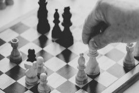 Kaiyun官方登录入口-教练团队战术调整助力比赛胜利，教练布置战术