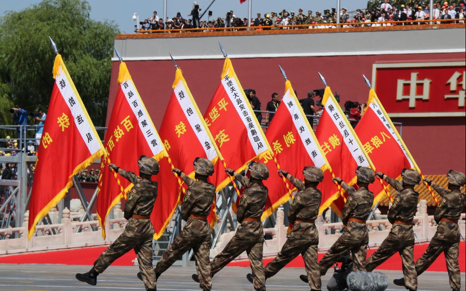 艾比·德尔福:南非队关键时刻的防守英雄,稳步锁定胜利,比尔和艾德